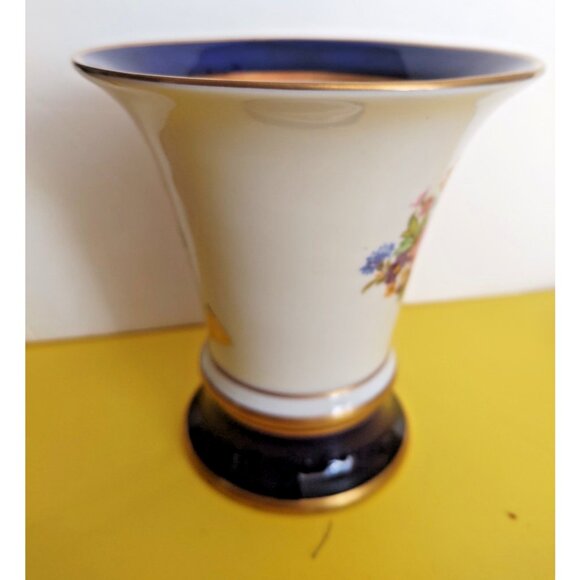 Vintage  Royal Dux Bohemia Pink Rose hand painted Vase  5 1/2" tall - Picture 4 of 10